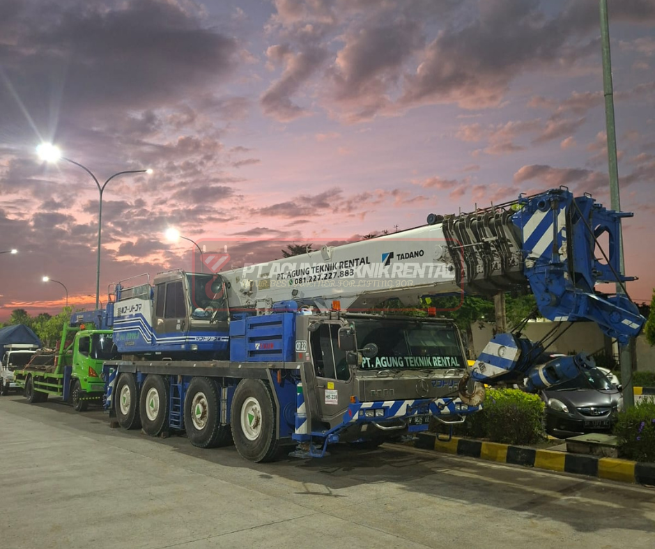 Unit Mobile Crane 100 Ton Tadano PT Agung Teknik Rental di site Karanganyar